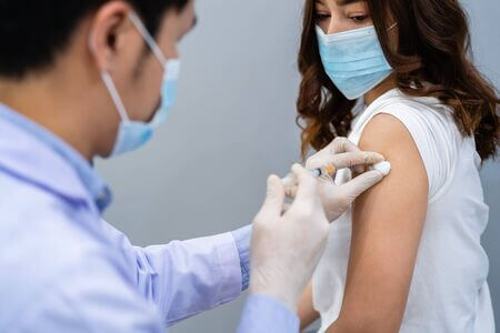 Pandemie-Bekämpfung - Haftung und Versicherungsschutz bei Corona-Impfschäden